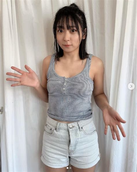 【画像】アンゴラ村長がエロい写真集発売！下着から隠れ巨乳が。